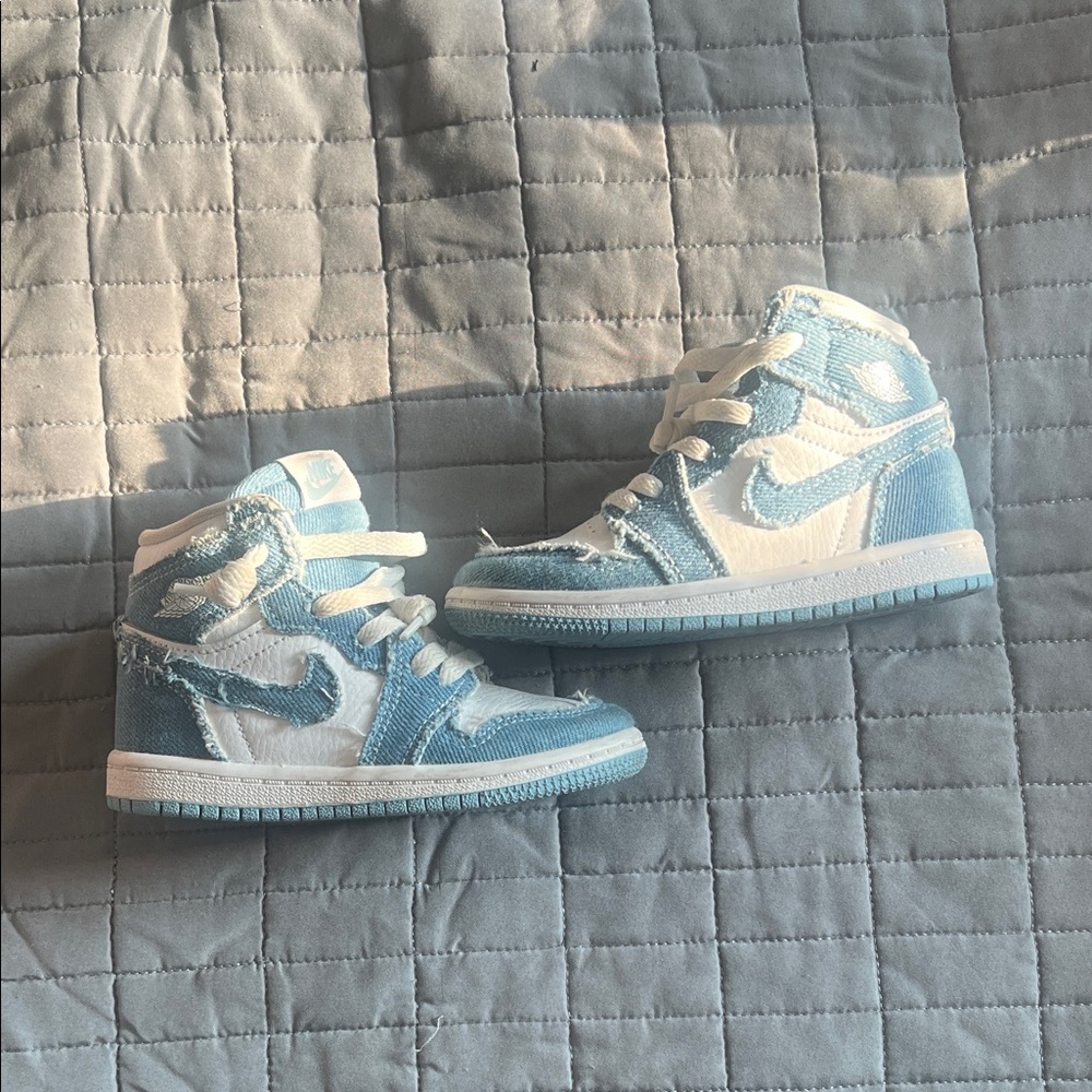 Jordan 1 Retro High OG "Denim" sneakers